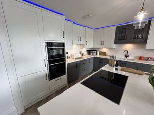 Photo 11- click for photo gallery